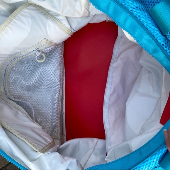 Lululemon Athletica Sun sand savasana beach Bag blue with Adjustable Strap - Picture 10 of 12